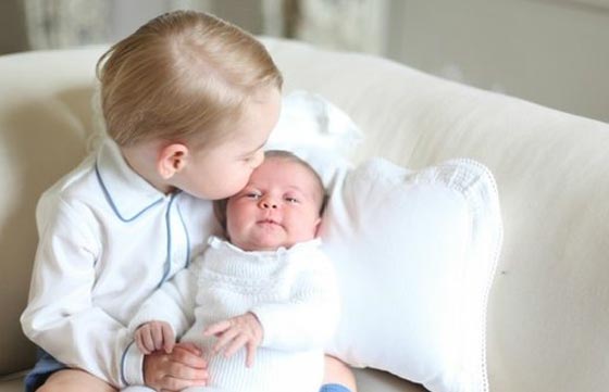 صور الامير جورج مع شقيقته الاميرة شارلوت اليزابيث ديانا صورة رقم 1 صور الامير جورج مع شقيقته الاميرة شارلوت اليزابيث ديانا صورة رقم 1