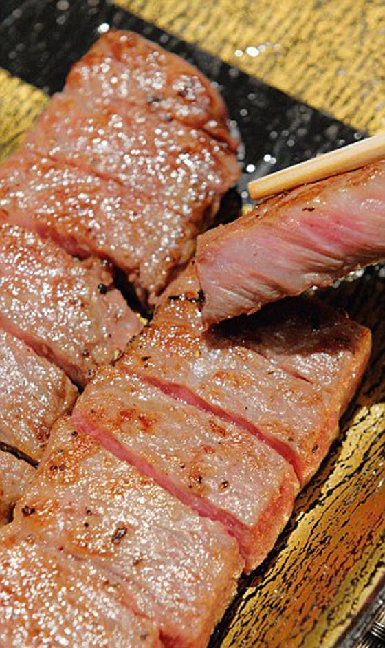 زيادة وزن الزعيم الكوري لعدم قدرته على مقاومة السوشي والنبيذ صورة رقم 4