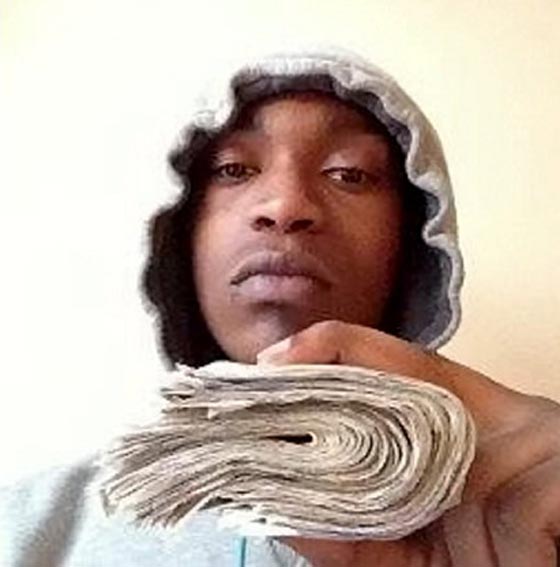 صورة سيلفي تفضح تاجري مخدرات وتدخلهما السجن صورة رقم 1 صورة سيلفي تفضح تاجري مخدرات وتدخلهما السجن صورة رقم 1