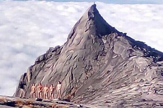 تبوّل السياح على الجبل المقدس في ماليزيا هو سبب الزلازل صورة رقم 3 تبوّل السياح على الجبل المقدس في ماليزيا هو سبب الزلازل صورة رقم 3