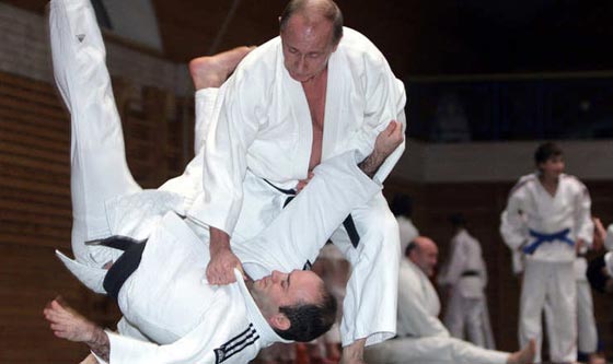 تعرف بالصور على الوجوه الاخرى لبوتين.. منها الصياد، الرياضي والمستكشف صورة رقم 4 تعرف بالصور على الوجوه الاخرى لبوتين.. منها الصياد، الرياضي والمستكشف صورة رقم 4