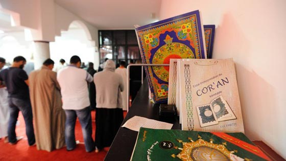 كيف يصوم ويفطر من يعيش في القطب حيث لا شروق ولا غروب؟ صورة رقم 1 كيف يصوم ويفطر من يعيش في القطب حيث لا شروق ولا غروب؟ صورة رقم 1