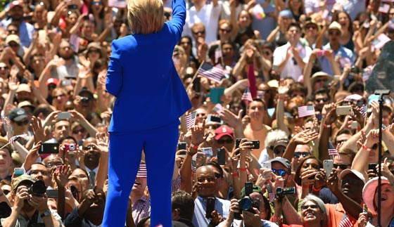 هيلاري كلنتون تدشن حملتها الانتخابية الجديدة بقولها ان امها عملت خادمة منزل!! صورة رقم 2