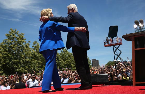 هيلاري كلنتون تدشن حملتها الانتخابية الجديدة بقولها ان امها عملت خادمة منزل!! صورة رقم 7