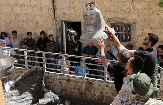 بايمانها وتصميمها.. بلدة معلولا الاثريةالسورية تستعيد تمثال السيدة العذراء صورة رقم 2 بايمانها وتصميمها.. بلدة معلولا الاثريةالسورية تستعيد تمثال السيدة العذراء صورة رقم 2