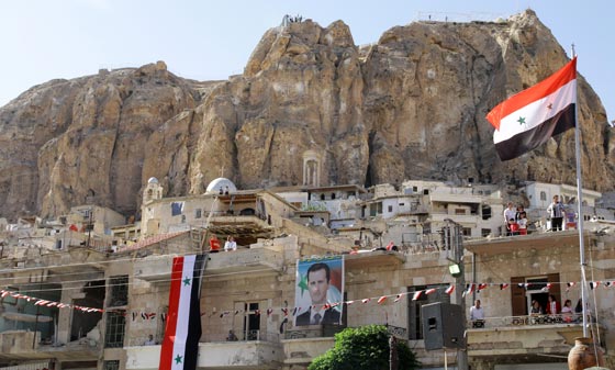 بايمانها وتصميمها.. بلدة معلولا الاثريةالسورية تستعيد تمثال السيدة العذراء صورة رقم 3 بايمانها وتصميمها.. بلدة معلولا الاثريةالسورية تستعيد تمثال السيدة العذراء صورة رقم 3