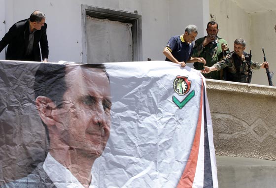 بايمانها وتصميمها.. بلدة معلولا الاثريةالسورية تستعيد تمثال السيدة العذراء صورة رقم 6 بايمانها وتصميمها.. بلدة معلولا الاثريةالسورية تستعيد تمثال السيدة العذراء صورة رقم 6