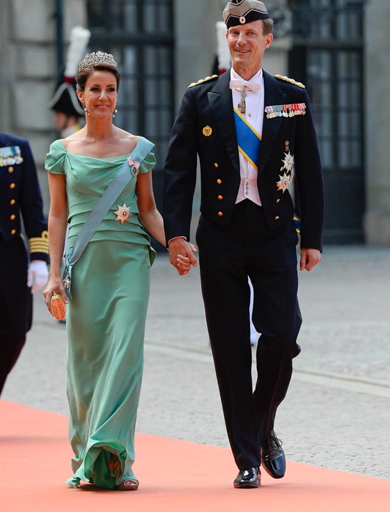 امير سويدي يرتبط بنجمة خلع الملابسة ومطرب سوري يحيي حفل زواجه!! صورة رقم 34 امير سويدي يرتبط بنجمة خلع الملابسة ومطرب سوري يحيي حفل زواجه!! صورة رقم 34