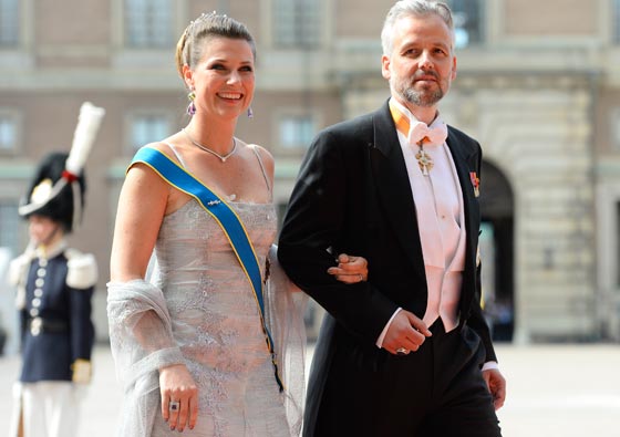 امير سويدي يرتبط بنجمة خلع الملابسة ومطرب سوري يحيي حفل زواجه!! صورة رقم 35 امير سويدي يرتبط بنجمة خلع الملابسة ومطرب سوري يحيي حفل زواجه!! صورة رقم 35