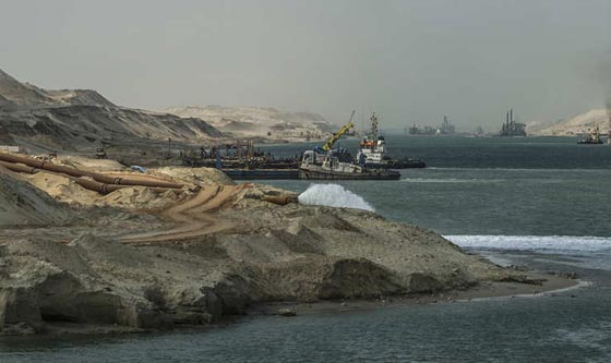 يتم تدشينها قريبا.. قناة السويس الجديدة ملحمة مصرية عمرها عام واحد فقط صورة رقم 2 يتم تدشينها قريبا.. قناة السويس الجديدة ملحمة مصرية عمرها عام واحد فقط صورة رقم 2