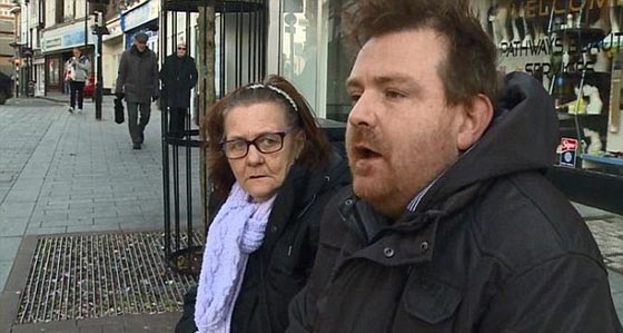 مصلحة الضرائب البريطانية تتكفّل بزفاف بلوم (35 عاماً) وعروسه ساندرا (61) صورة رقم 5