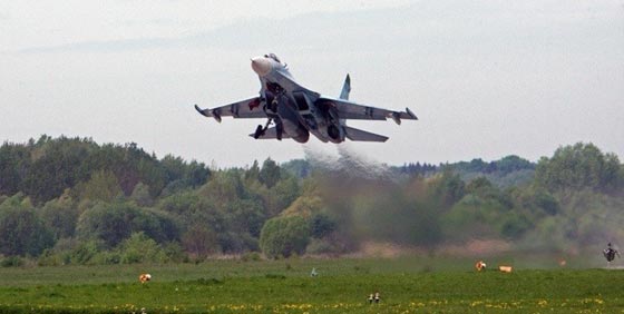 مقاتلة روسية تحلق على ارتفاع 150 مترا فوق مدمرة امريكية صورة رقم 3 مقاتلة روسية تحلق على ارتفاع 150 مترا فوق مدمرة امريكية صورة رقم 3