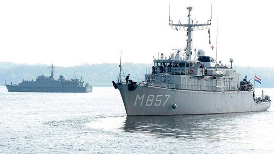 مقاتلة روسية تحلق على ارتفاع 150 مترا فوق مدمرة امريكية صورة رقم 4 مقاتلة روسية تحلق على ارتفاع 150 مترا فوق مدمرة امريكية صورة رقم 4