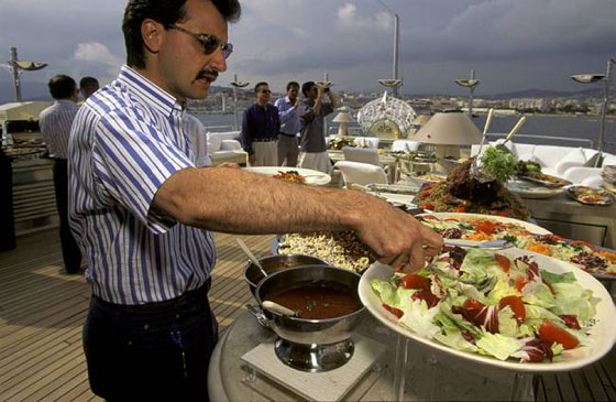 بعد عامين من النزاع.. تسوية قانونية بين فوربس والوليد بن طلال حول حجم ثروته صورة رقم 2