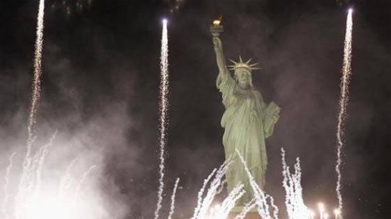 رحلة متخيلة في جمهورية مصر العربية.. يقف في مركزها تمثال الحرية صورة رقم 5