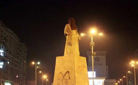 رحلة متخيلة في جمهورية مصر العربية.. يقف في مركزها تمثال الحرية صورة رقم 4