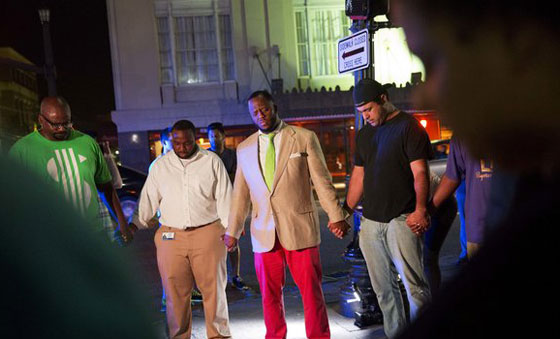 قتلى وجرح بعد هجوم مسلح ابيض على كنيسة للسود..في ولاية كارولاينا صورة رقم 5 قتلى وجرح بعد هجوم مسلح ابيض على كنيسة للسود..في ولاية كارولاينا صورة رقم 5