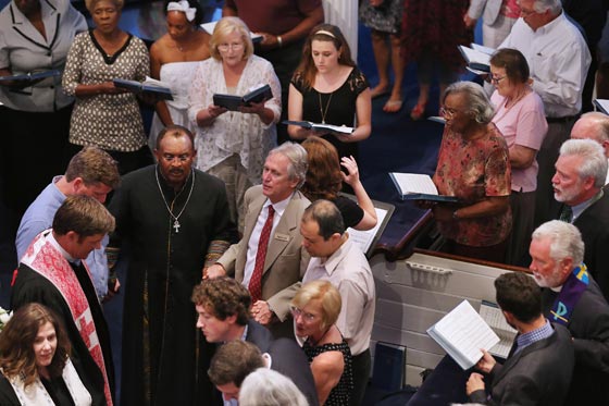 مرتكب مذبحة تشارلستون: أردت اعلان حرب عنصرية صورة رقم 10 مرتكب مذبحة تشارلستون: أردت اعلان حرب عنصرية صورة رقم 10