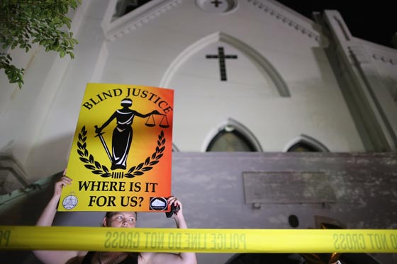 مرتكب مذبحة تشارلستون: أردت اعلان حرب عنصرية صورة رقم 13 مرتكب مذبحة تشارلستون: أردت اعلان حرب عنصرية صورة رقم 13