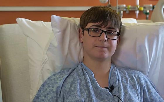 فتى امريكي: لاول مرة اشاهد سمكة قرش وهي تقضم ذراعي.. شاهد صورة رقم 3