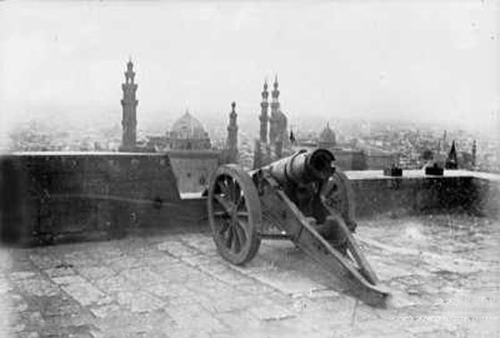 رمضان يدخل غينيس بأكبر افطار وأكبر فانوس ومدفع واقدم مسحراتي صورة رقم 3