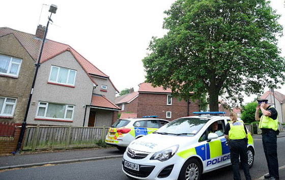 بالصور.. الغيرة دفعت كلب العائلة المدلل لقتل رضيع عمره 3 اسابيع صورة رقم 5 بالصور.. الغيرة دفعت كلب العائلة المدلل لقتل رضيع عمره 3 اسابيع صورة رقم 5