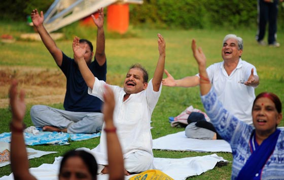 بالفيديو والصور.. العالم يخصّص يوم 21 حزيران للاحتفال بيوم اليوغا صورة رقم 3 بالفيديو والصور.. العالم يخصّص يوم 21 حزيران للاحتفال بيوم اليوغا صورة رقم 3