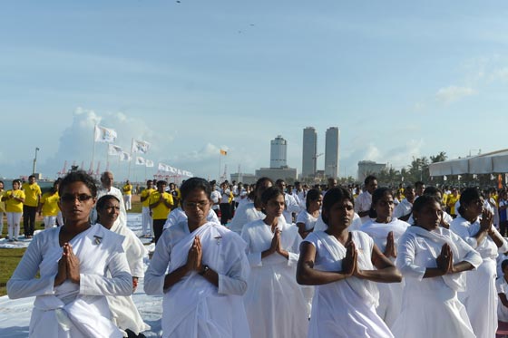 بالفيديو والصور.. العالم يخصّص يوم 21 حزيران للاحتفال بيوم اليوغا صورة رقم 9 بالفيديو والصور.. العالم يخصّص يوم 21 حزيران للاحتفال بيوم اليوغا صورة رقم 9