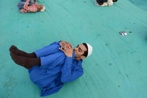 بالفيديو والصور.. العالم يخصّص يوم 21 حزيران للاحتفال بيوم اليوغا صورة رقم 12 بالفيديو والصور.. العالم يخصّص يوم 21 حزيران للاحتفال بيوم اليوغا صورة رقم 12