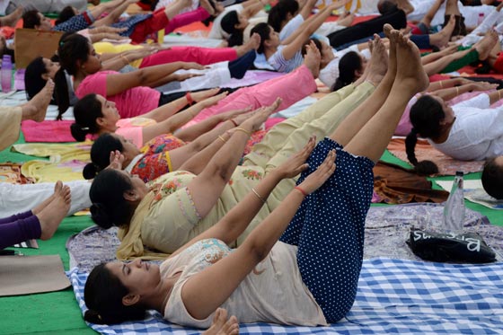 بالفيديو والصور.. العالم يخصّص يوم 21 حزيران للاحتفال بيوم اليوغا صورة رقم 19 بالفيديو والصور.. العالم يخصّص يوم 21 حزيران للاحتفال بيوم اليوغا صورة رقم 19