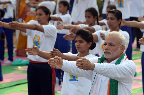 بالفيديو والصور.. العالم يخصّص يوم 21 حزيران للاحتفال بيوم اليوغا صورة رقم 24 بالفيديو والصور.. العالم يخصّص يوم 21 حزيران للاحتفال بيوم اليوغا صورة رقم 24