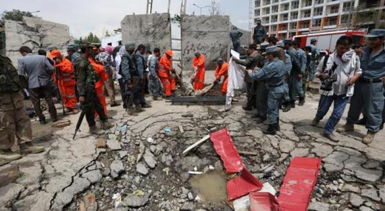 بالفيديو.. انفجار يهز البرلمان الافغاني ويحدث حالة هلع وهستيريا صورة رقم 3