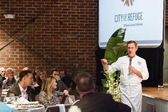 العثور على جثة طباخ كلينتون وبوش المفقود منذ خرج في رحلة تسلق صورة رقم 4