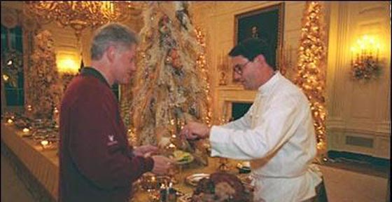 العثور على جثة طباخ كلينتون وبوش المفقود منذ خرج في رحلة تسلق صورة رقم 6