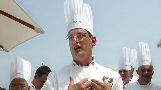 العثور على جثة طباخ كلينتون وبوش المفقود منذ خرج في رحلة تسلق صورة رقم 9