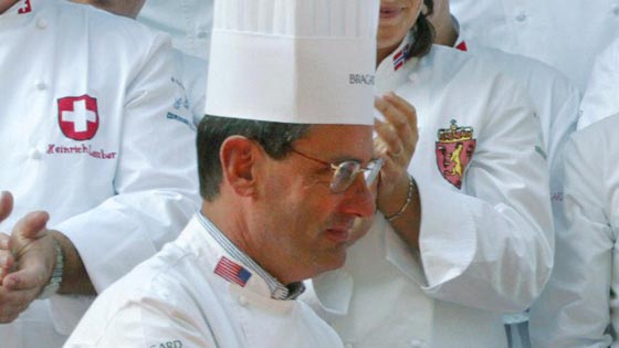 العثور على جثة طباخ كلينتون وبوش المفقود منذ خرج في رحلة تسلق صورة رقم 12