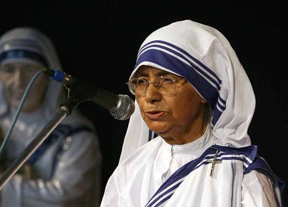 الموت يغيب الاخت نيرمالا جوشي خليفة الام تيريزا في خدمة الانسانية صورة رقم 1