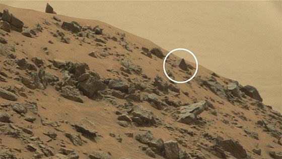 ظهور هرم بحجم سيارة على المريخ.. اكتشاف جديد يفرح عشاق الفضاء صورة رقم 1 ظهور هرم بحجم سيارة على المريخ.. اكتشاف جديد يفرح عشاق الفضاء صورة رقم 1