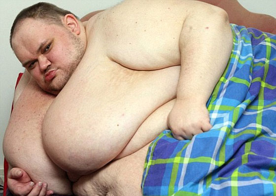 صور اسمن رجل في العالم الذي توفي بعد ان رفض التوقف عن الطعام صورة رقم 2