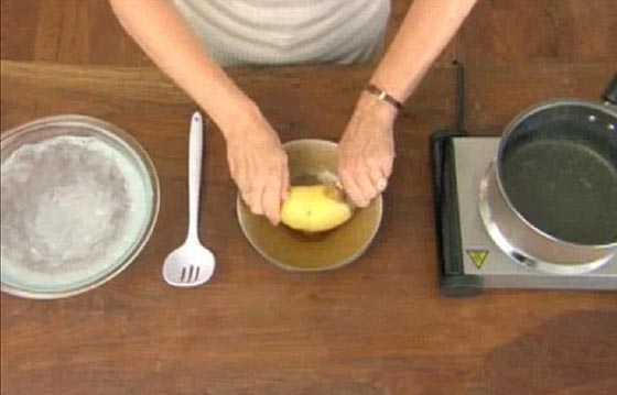 اخطاء شائعة تقوم بها يوميا: امسك البيتزا هكذا واستخدم سماعات الاذن بالشكل الصحيح صورة رقم 6 اخطاء شائعة تقوم بها يوميا: امسك البيتزا هكذا واستخدم سماعات الاذن بالشكل الصحيح صورة رقم 6