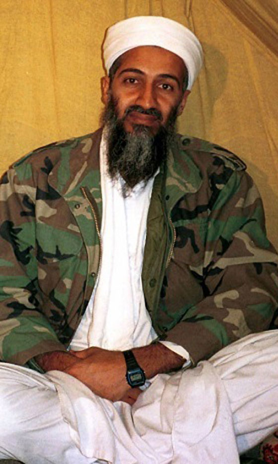 دمية بن لادن التي صنعتها CIA على شكل فزاعة متشيطنة تباع بمزاد علني صورة رقم 6 دمية بن لادن التي صنعتها CIA على شكل فزاعة متشيطنة تباع بمزاد علني صورة رقم 6