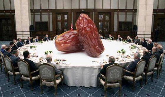 بالصور.. انتقادات لمائدة الافطار العملاقة تفجر غضب اردوغان صورة رقم 3 بالصور.. انتقادات لمائدة الافطار العملاقة تفجر غضب اردوغان صورة رقم 3