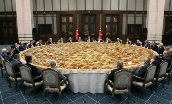 بالصور.. انتقادات لمائدة الافطار العملاقة تفجر غضب اردوغان صورة رقم 6 بالصور.. انتقادات لمائدة الافطار العملاقة تفجر غضب اردوغان صورة رقم 6