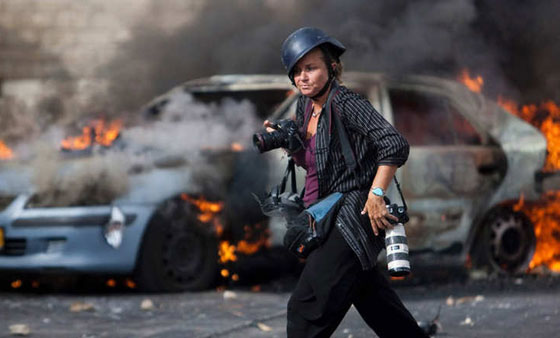 صور تحبس الانفاس بعدسة مصورة امريكية شجاعة في حرب غزة صورة رقم 1 صور تحبس الانفاس بعدسة مصورة امريكية شجاعة في حرب غزة صورة رقم 1