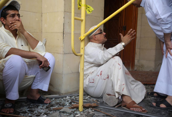 28 قتيلا حصيلة تفجير مسجد الصوابر بالكويت وداعش يتبنى العملية صورة رقم 2 28 قتيلا حصيلة تفجير مسجد الصوابر بالكويت وداعش يتبنى العملية صورة رقم 2