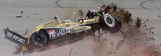 بالفيديو.. تعرض لحادث مروع بسرعة 340 كم ونجا باعجوبة صورة رقم 1 بالفيديو.. تعرض لحادث مروع بسرعة 340 كم ونجا باعجوبة صورة رقم 1