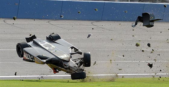 بالفيديو.. تعرض لحادث مروع بسرعة 340 كم ونجا باعجوبة صورة رقم 8 بالفيديو.. تعرض لحادث مروع بسرعة 340 كم ونجا باعجوبة صورة رقم 8