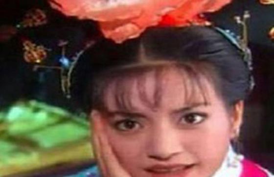 رجل يقاضي ممثلة صينية لانها حدقت فيه عبر شاشة التلفاز!! صورة رقم 1