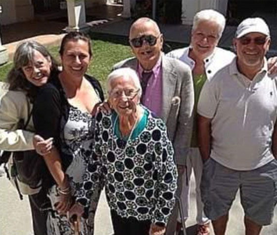 قصة مُعبّرة.. اخلاص في الحياة والموت بعد 75 عاما من الزواج صورة رقم 6 قصة مُعبّرة.. اخلاص في الحياة والموت بعد 75 عاما من الزواج صورة رقم 6