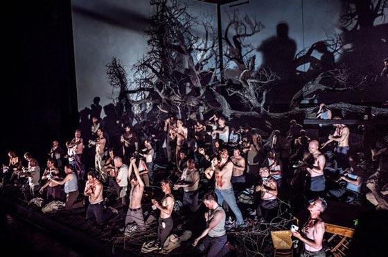 لندن: مشهد اغتصاب جماعي في مسرحية يغضب الجمهور ويكاد يخرجه عن طوره صورة رقم 12